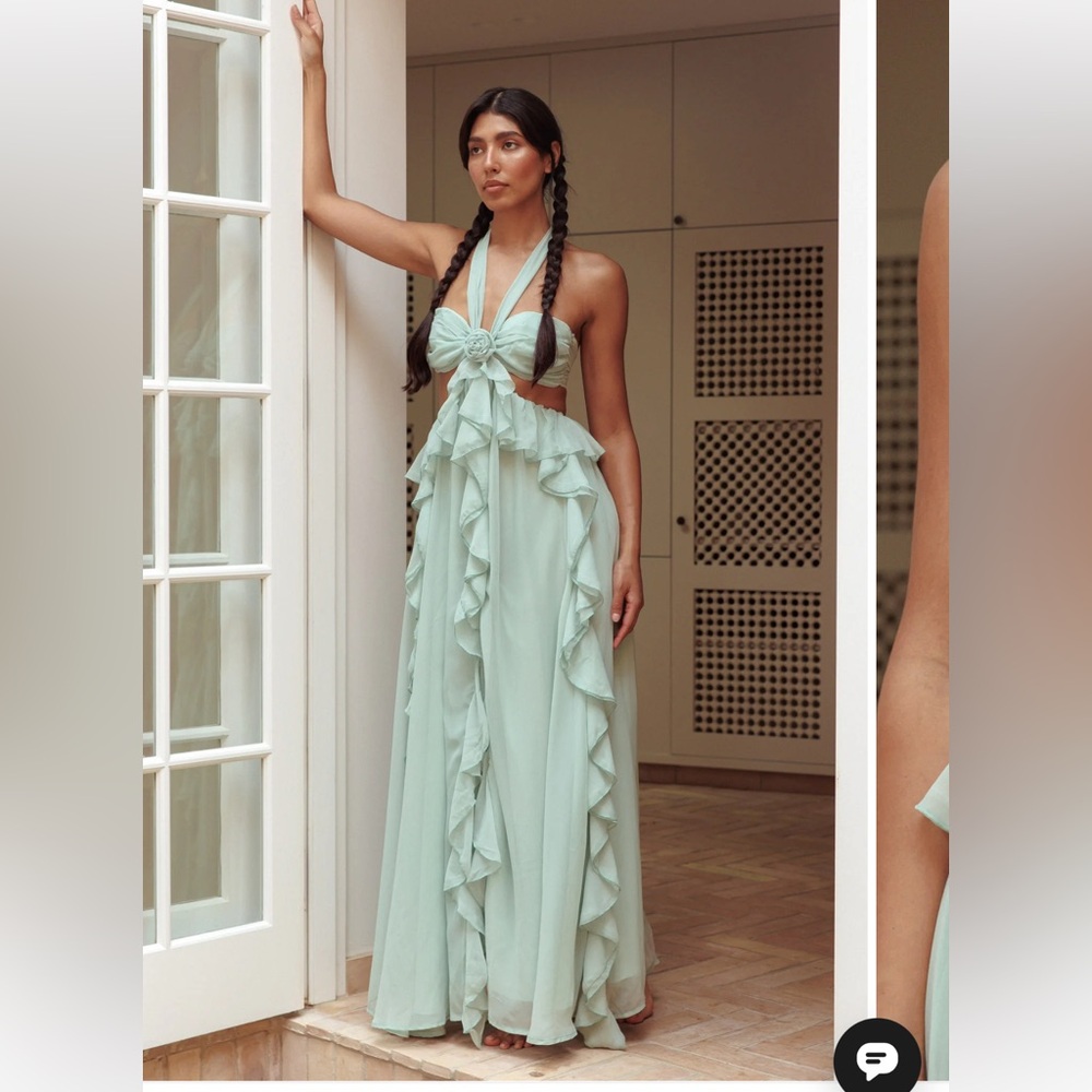 Selfie Leslie Santiago Cut-Out Ruffle Maxi Dress Sage Large - Picture 1 of 8